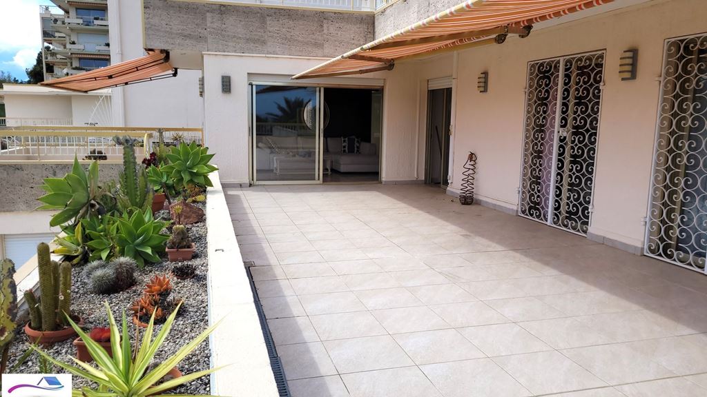 Appartement F4 MANDELIEU LA NAPOULE 924000€ L'Agence du Sud-Est Appartement F4 MANDELIEU LA NAPOULE 924000€ L'Agence du Sud-Est
