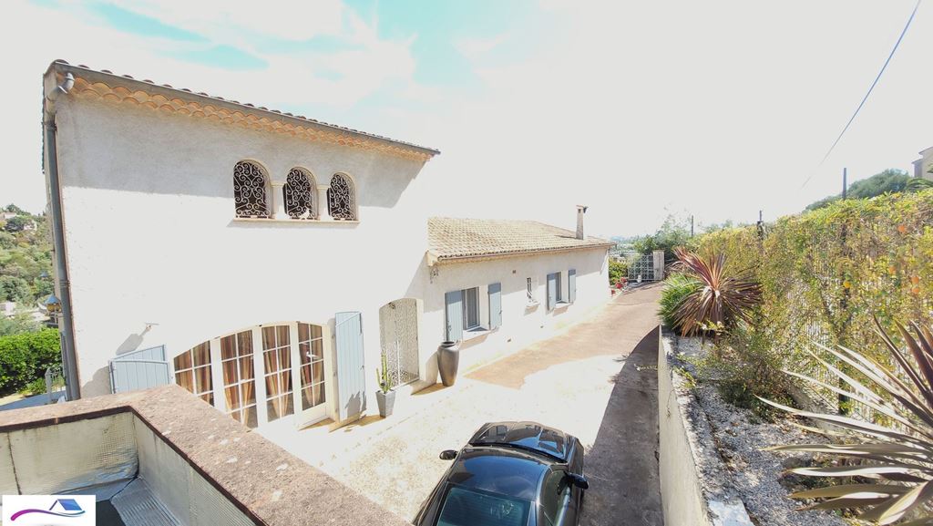 Maison indépendante MANDELIEU LA NAPOULE 927000€ L'Agence du Sud-Est Maison indépendante MANDELIEU LA NAPOULE 927000€ L'Agence du Sud-Est
