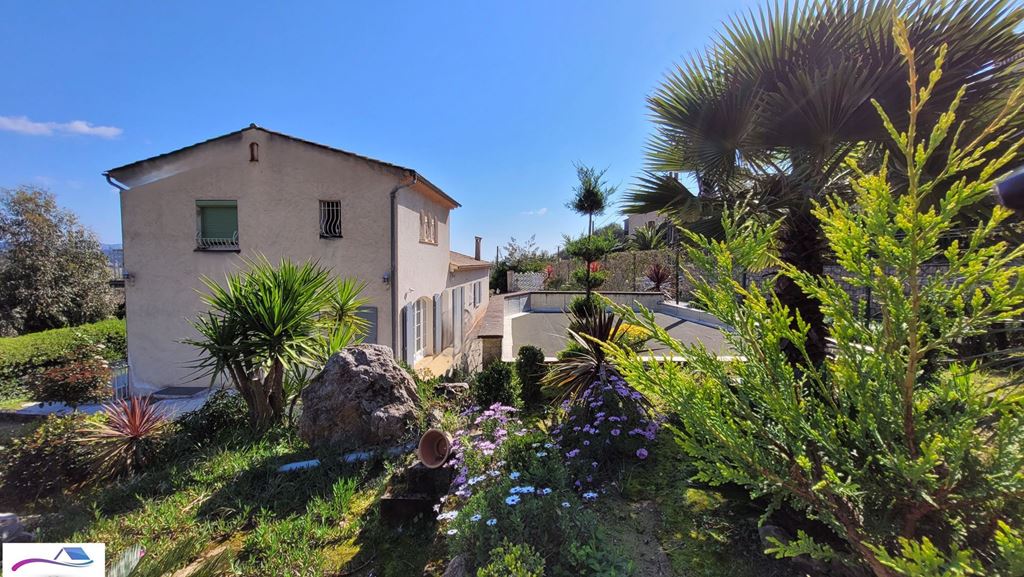 Maison indépendante MANDELIEU LA NAPOULE 927000€ L'Agence du Sud-Est Maison indépendante MANDELIEU LA NAPOULE 927000€ L'Agence du Sud-Est