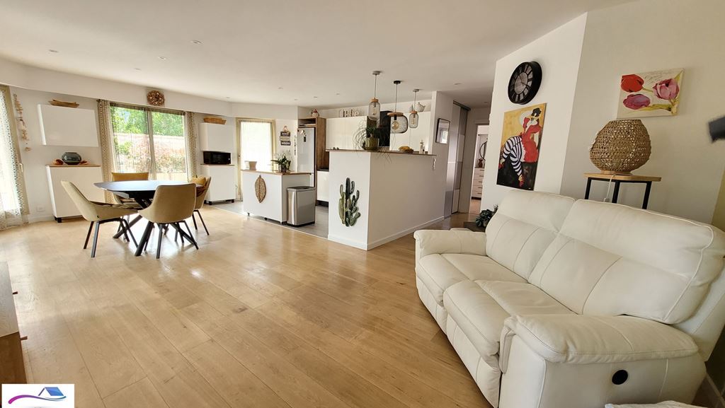 Appartement T3 MANDELIEU LA NAPOULE 499000€ L'Agence du Sud-Est Appartement T3 MANDELIEU LA NAPOULE 499000€ L'Agence du Sud-Est