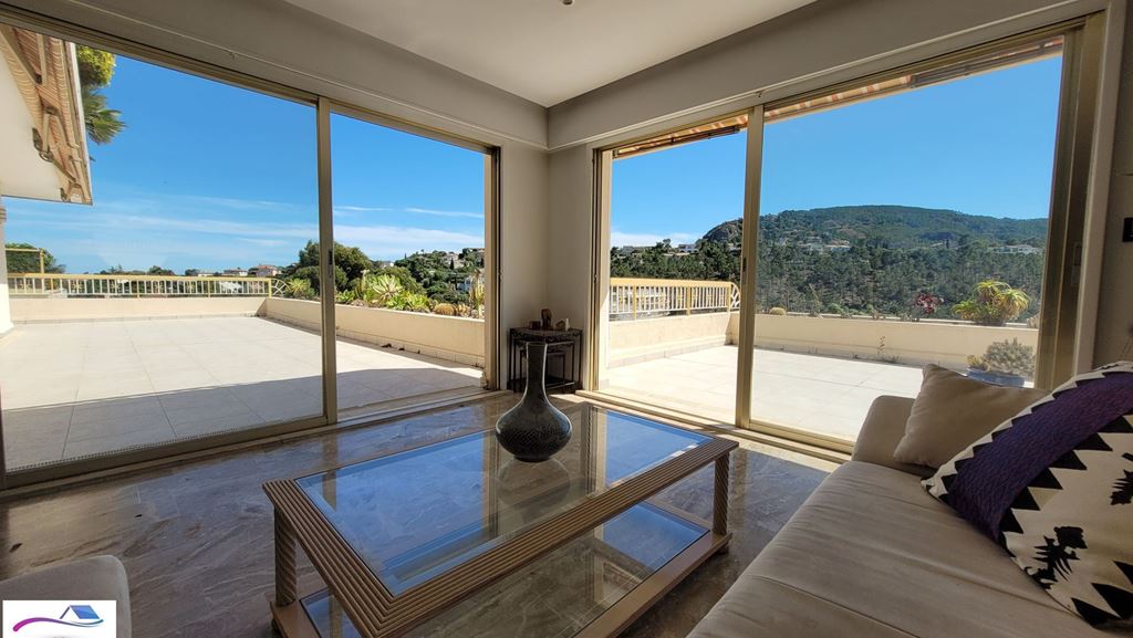 Appartement F4 MANDELIEU LA NAPOULE 872000€ L'Agence du Sud-Est Appartement F4 MANDELIEU LA NAPOULE 872000€ L'Agence du Sud-Est